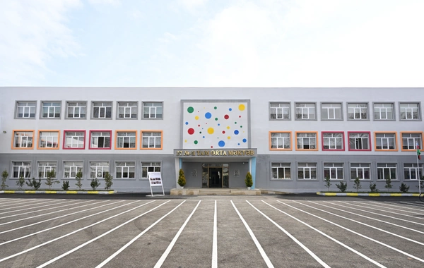 Лейла Алиева и Алена Алиева побывали в центре STEAM и полной средней школе номер 37 в Гяндже