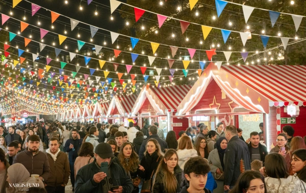 Bakı şəhərinin sevilən Qış nağılı yenidən Fəvvarələr meydanında!