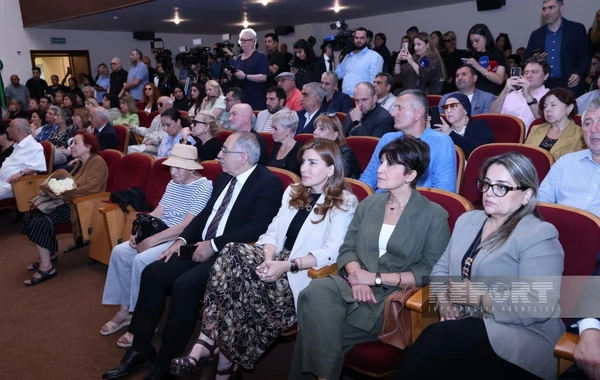 В Баку простились с народным артистом Александром Шаровским