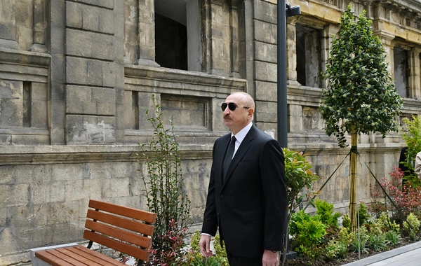 Prezident İlham Əliyev Bakının İslam Səfərli küçəsinin yenidənqurmadan sonra açılışında iştirak edib