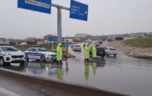 Polis yağışlı havada fasiləsiz xidməti davam etdirir