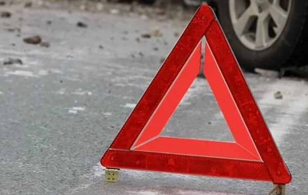 Gəncədə "Hyundai" piyadaları vurub başqa maşına çırpıldı: Səkkiz yaralı var