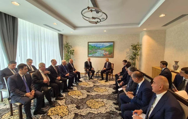 Şahin Mustafayev Özbəkistanın Baş naziri və Əfqanıstanın Baş naziri vəzifəsini icra edən şəxslə görüşüb