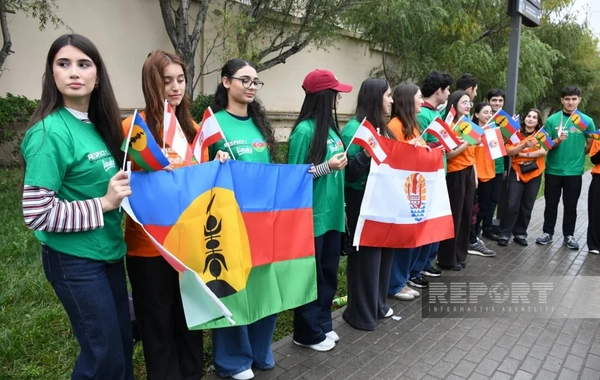 Bakıda Yeni Kaledoniya və Fransız Polineziyasının futbolçularına dəstək aksiyası keçirilib