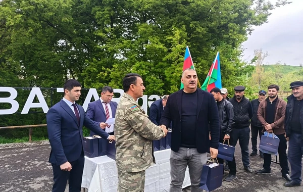 Qırmızı Bazar qəsəbəsinə çatan növbəti 16 ailəyə mənzillərin açarları təqdim olunub