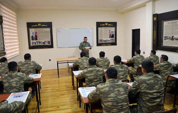 Hərbi vəzifəlilərlə praktiki atış çalışmaları icra edilib