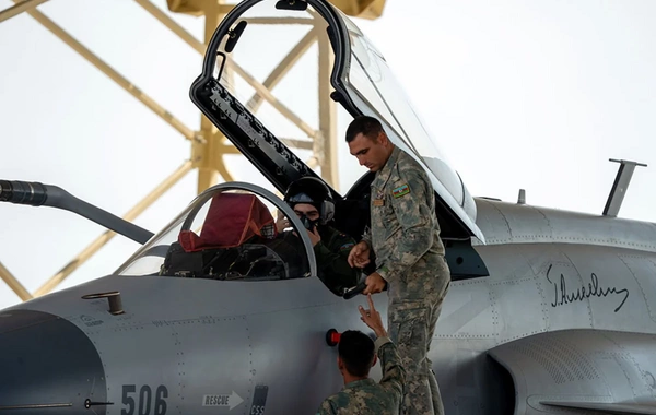 Azərbaycanın pilotları çətin döyüş manevrləri üzrə tapşırıqlar yerinə yetiriblər