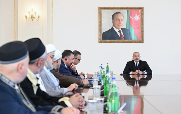 İlham Əliyev Bakıda keçirilən beynəlxalq konfransların iştirakçılarını qəbul edib