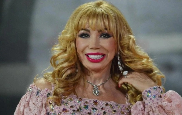 Mənim kimi müğənni Jiqulidə gəzməlidi? - Rolls-Royce aldı