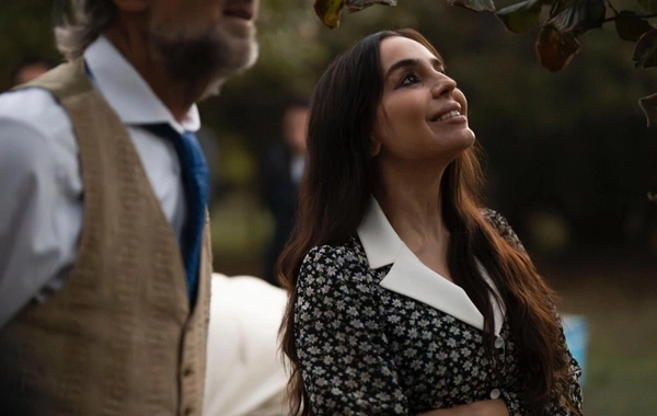 Leyla Əliyeva Qəbələdə "Gənc arıçı" layihəsinin iştirakçısı ilə görüşüb Leyla Əliyeva Qəbələdə "Gənc arıçı" layihəsinin iştirakçısı ilə görüşüb