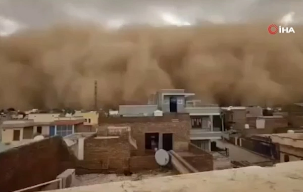 Pakistanı qum fırtınası vurdu: 4 ölü, 60 yaralı var