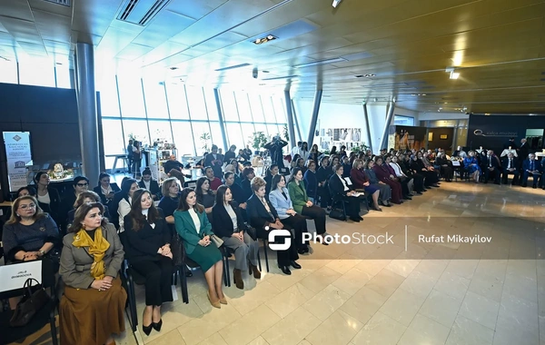 Bakıda "Qərbi azərbaycanlıların milli geyim irsi" albom-kitabın təqdimatı keçirilib