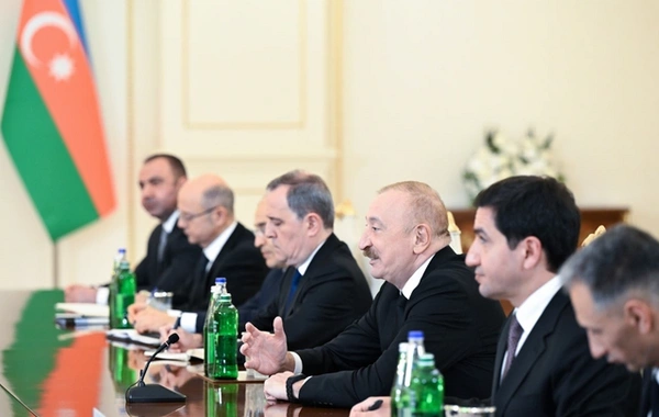 Состоялась встреча Президента Азербайджана с вице-президентом США в расширенном составе