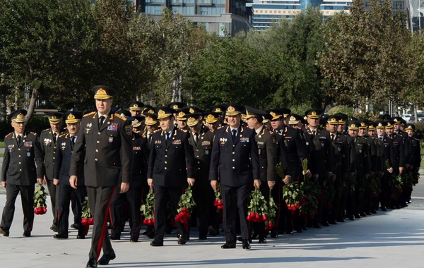 DİN-in şəxsi heyəti Anım günü ilə bağlı Zəfər parkını ziyarət edib