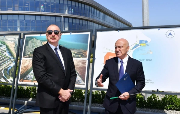 Prezident Valeh Ələsgərovu təltif etdi