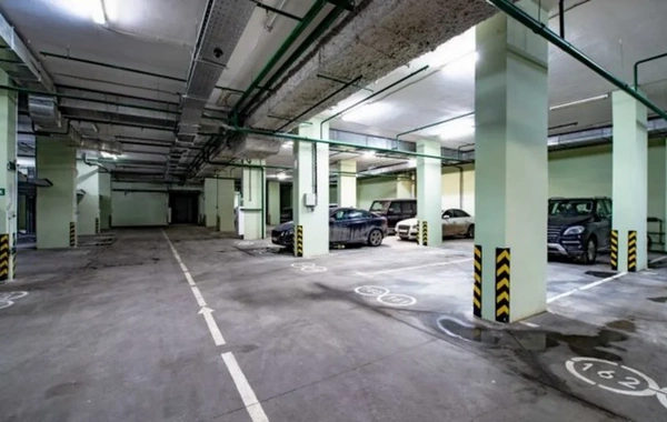 Bakıda özəl parkinqlərin qiymətləri cib yandırır - Sürücülər NARAZIDIRLAR