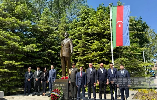 Serbiyada Ümummilli Lider Heydər Əliyevin xatirəsi anılıb