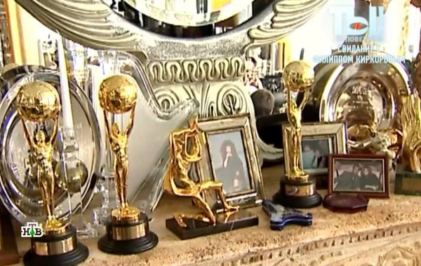 Alla Puqaçova ilə 11 il yaşadığı evi 240 milyona satır