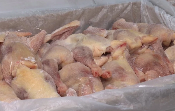 В Баку курицы из Беларуси продаются по 10 манатов за 3 штуки - ПРИЧИНА