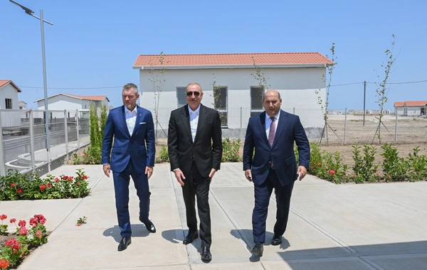 Azərbaycan və Slovakiya prezidentləri Ağdamın Baş Qərvənd kəndində görülən işlərlə tanış olublar