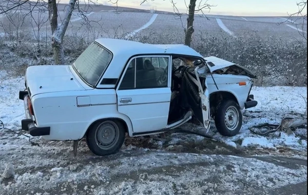 Некоторые участки дороги Баку - Шамахы - Евлах покрылись льдом: зафиксировано ДТП