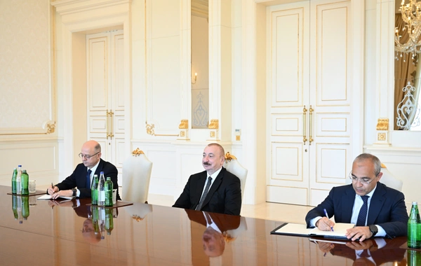 İlham Əliyev ACWA Power şirkətinin təsisçisi və direktorlar şurasının sədrini qəbul edib