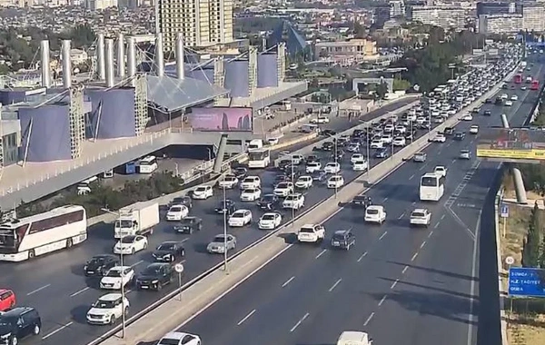 Paytaxtın hansı küçələrində sıxlıq müşahidə olunur?