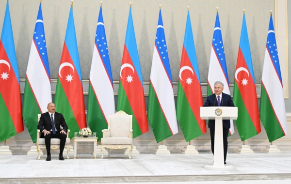 Daşkənddə Azərbaycan və Özbəkistan prezidentlərinin təltifolunma mərasimi keçirilib