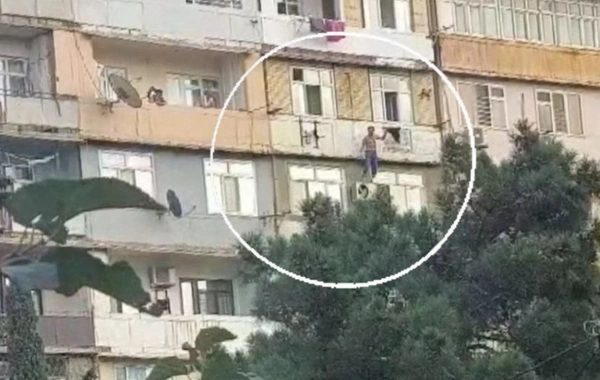 27 yaşlı oğlu bunları dedikdən sonra özünü binadan atdı - ANBAAN VİDEO