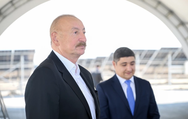 Prezident Naxçıvanda elektrik mühərrikli yeni avtobuslara baxıb, dəmir yolu infrastrukturunda aparılan yenidənqurma işləri ilə tanış olub