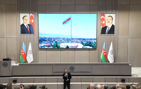 Azərbaycan Həmkarlar İttifaqları Konfederasiyasının yaradılmasının 33 illiyi qeyd olunub