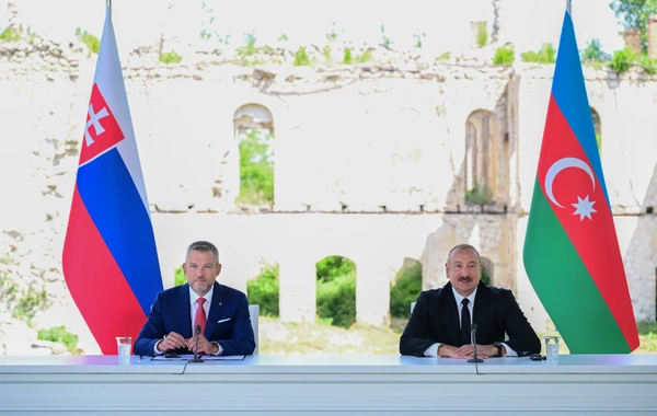 Azərbaycan və Slovakiya prezidentləri mətbuata bəyanatlarla çıxış ediblər