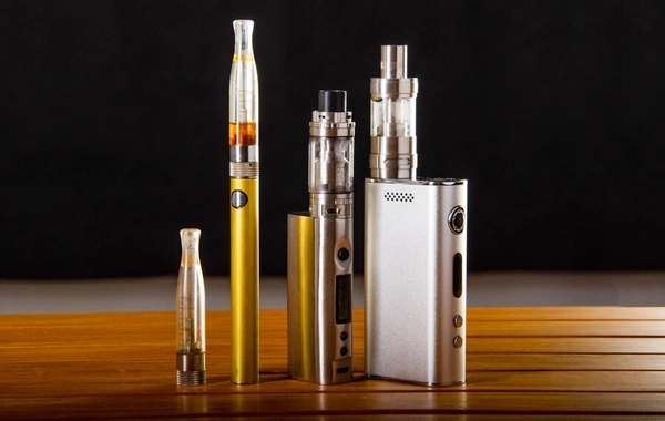 Elektron siqaretlərlə bağlı qadağanın tətbiqi müddəti uzadılır