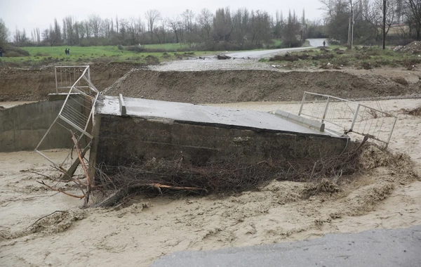 Xaçmazda aramsız yağan leysan nəticəsində 537 evi su basıb