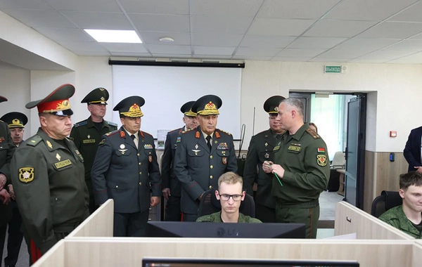 Kərim Vəliyev belaruslu həmkarı ilə regional təhlükəsizliyi müzakirə edib