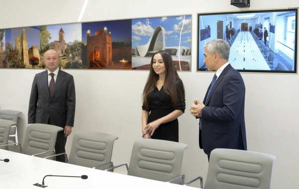 Leyla Əliyeva BMT-nin Cenevrə ofisində Azərbaycan otağı ilə tanış olub