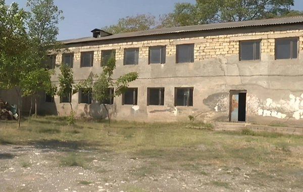 Təhsil idarəsindən qəzalı vəziyyətdə olan məktəblər haqqında AÇIQLAMA