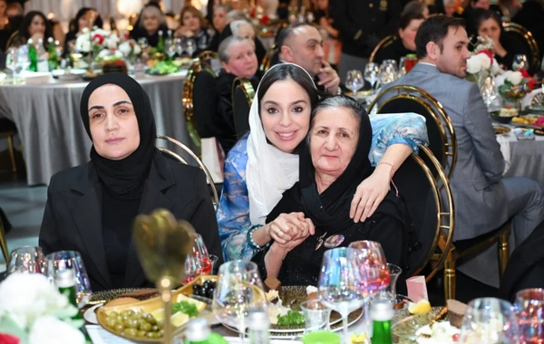 Leyla Əliyeva şəhid ailələri ilə birlikdə iftar süfrəsində iştirak edib