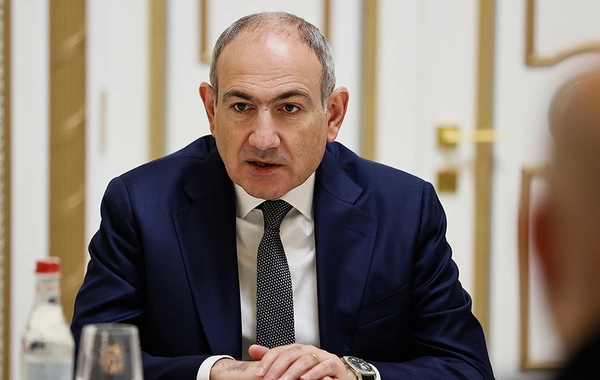 Paşinyan kilsəni ziyarət edərkən "Noldu, Paşinyan?" meyxanası səsləndirilib