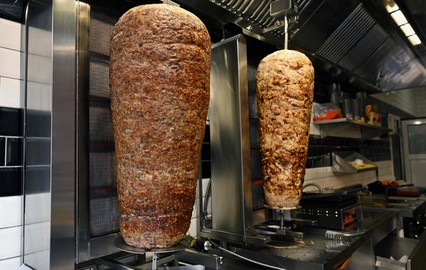 Gəncədə orta məktəb şagirdləri dönərdən ZƏHƏRLƏNİBLƏR