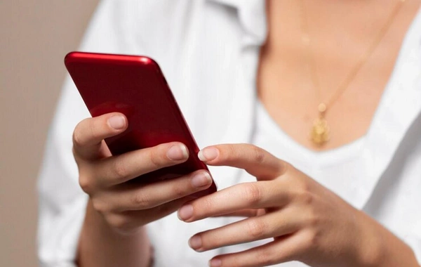 Azərbaycanda maraqlı tendensiya: Telefondan istifadə artdıqca boşanmalar çoxalır