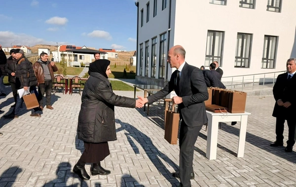 Вернувшимся в Хоровлу 22 семьям вручены ключи от домов