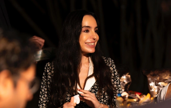 Leyla Əliyeva Qəbələdə Gənc arıçı layihəsinin iştirakçısı ilə görüşüb