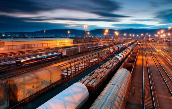 Azərbaycandan dəmir yolu ilə daşınan tranzit yüklər yol vergisindən azad edilib