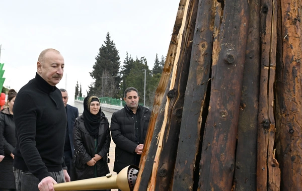 İlham Əliyev Xocavəndin Xanoba kəndində fərdi evlərin və infrastrukturun bərpası sahəsində görülən işlərlə tanış olub