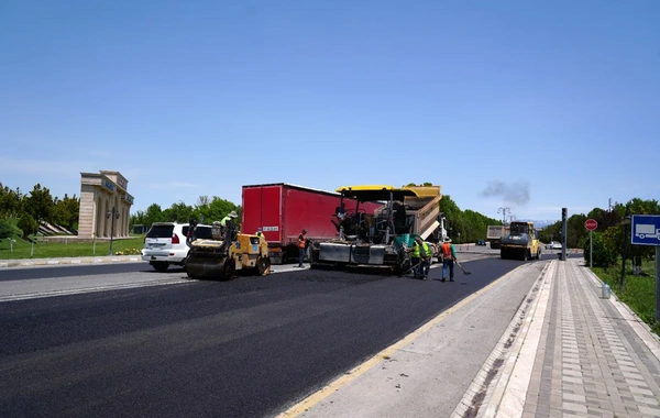 Naxçıvan-Ordubad avtomobil yolunda asfaltlanma işləri aparılır