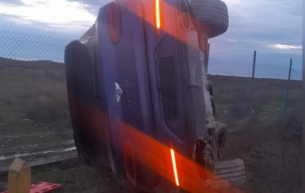 Bakı-Quba yolunda Bentley aşıb