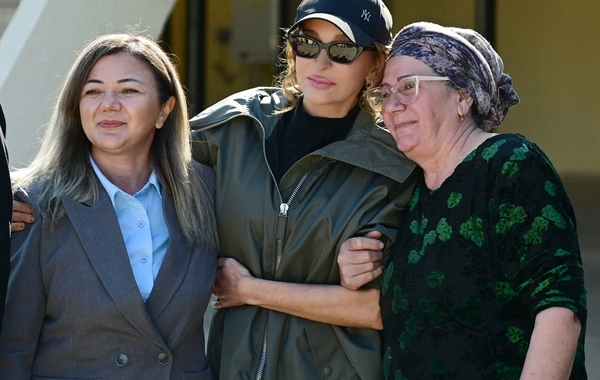 Prezident İlham Əliyev Xocavənd şəhərində görülmüş işlərlə tanış olub, şəhər və kənd sakinləri ilə görüşüb