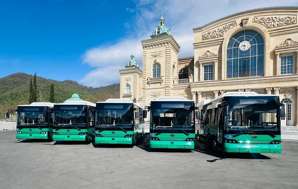 Azərbaycan Ukraynaya humanitar yardım olaraq beş avtobus göndərib
