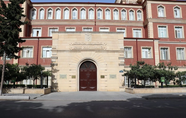 Hərbi Prokurorluq bir sıra cinayətlərdə təqsirləndirilən komandirə dair qərardan şikayət verib